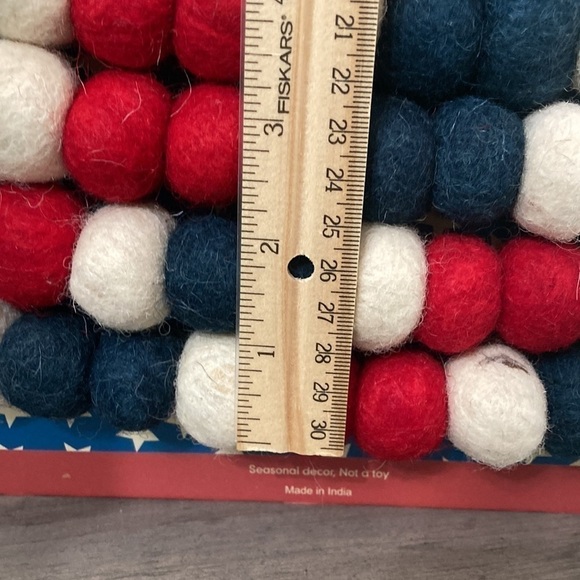 RED, WHITE AND BLUE AMERICANA 6 FT. FELT BALL GARLAND - Picture 7 of 7